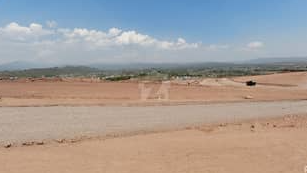 10 Marla Solid Land Builder Location Prime Location Near To Blwd Level Plot Available For Sale