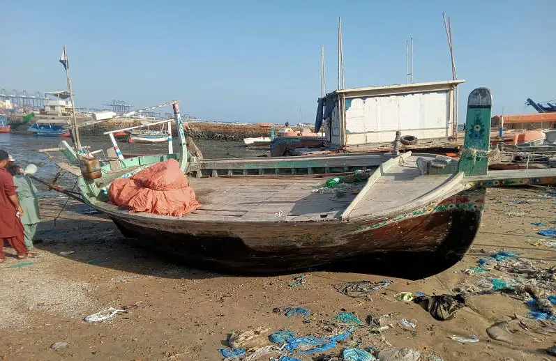 Boat for sale with new kapota 3 cylinder engine
