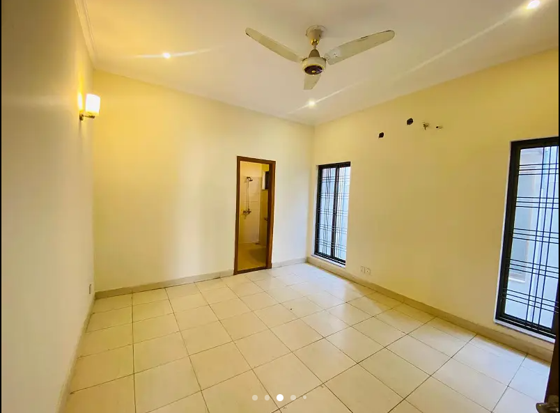 Double Story 4 Bed 10 Marla with (Servant Quarter) House For Sale Divine Garden