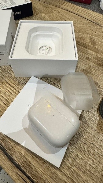 AirPods Pro CASE ONLY (2nd generation, USB-C)