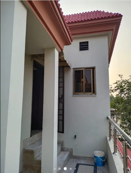 10 Marla House Non Furnished Available For Sale In Iqbal Block Bahria Town Lahore