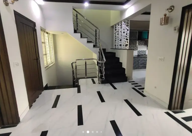 Lowest Rate 5 Marla Beautiful House for Sale In Sector D AA Block BAHRIA Town Lahore