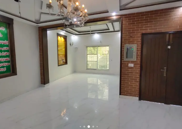 Lowest Rate 5 Marla Beautiful House for Sale In Sector D AA Block BAHRIA Town Lahore