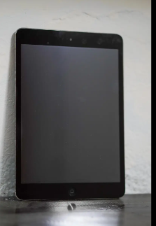 IPad Mini 2 16GB (touch is bit faulty)