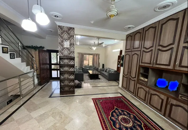 Old House For Sale In G-15 Size 7 Marla Double Story Near To Markaz Masjid Park Best Location