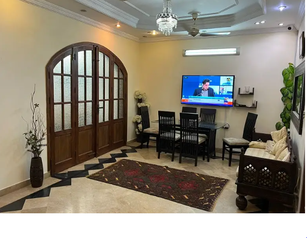 Old House For Sale In G-15 Size 7 Marla Double Story Near To Markaz Masjid Park Best Location