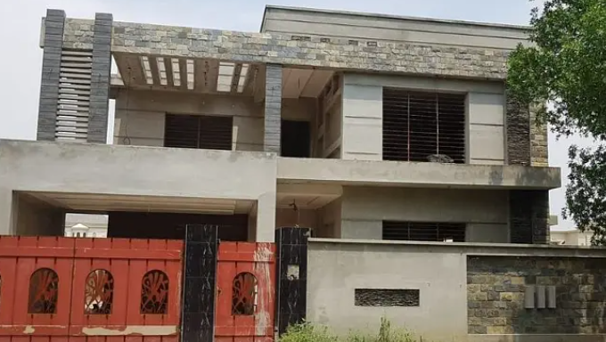 10 Marla Grey Structure House Available For Sale In Central Block Bahria Orchard Lahore.