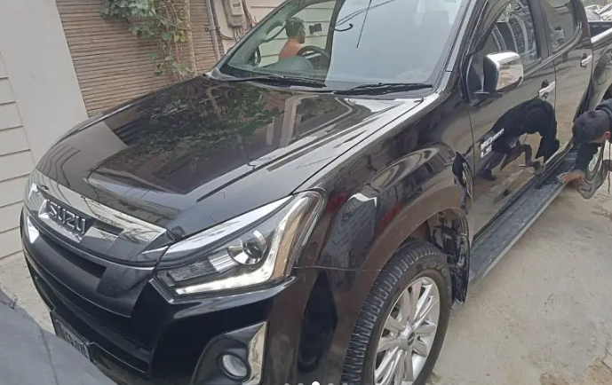 Isuzu D-Max V-Cross for immediate sale