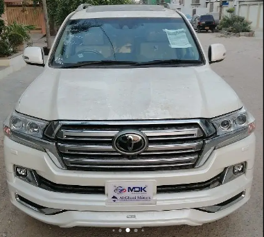 TOYOTA LAND CRUISER ZX (V8) 4.6 TOP OF THE LINE VARIANT MODEL 2018