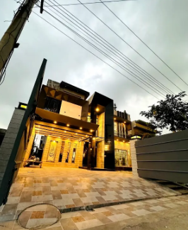 1 Kanal Double Storey Luxury Latest Modern Stylish With Latest Accommodation House Available For Sale In Engineer Town Society Near Wapdatown Lahore.
