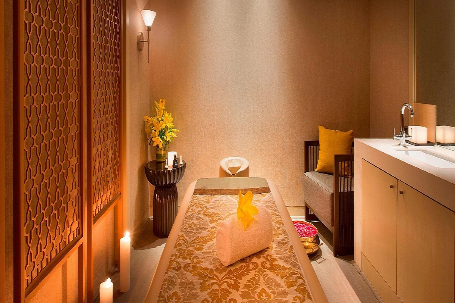 Best Full Body Massage Center Lahore Near Mall Road 03284577707