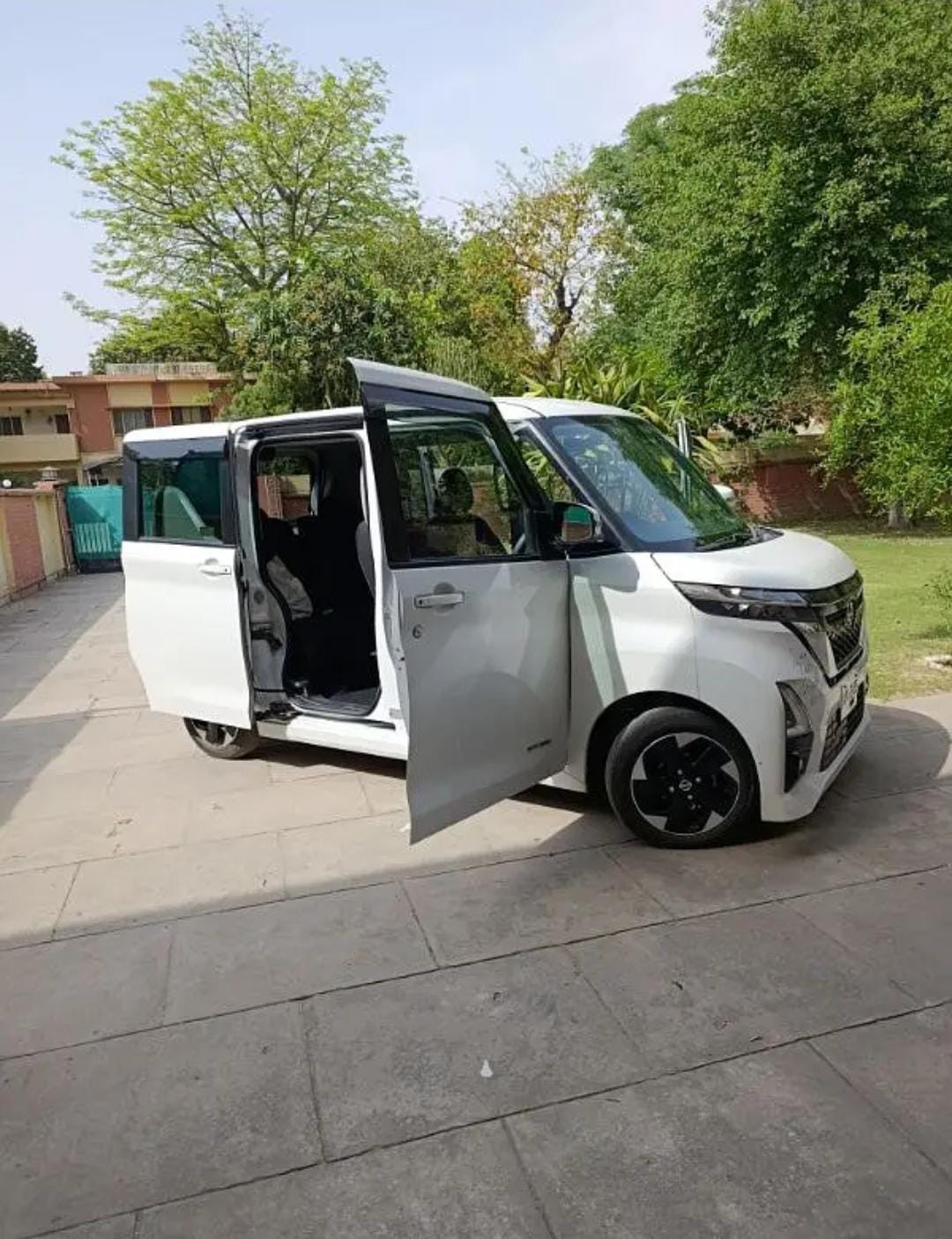Nissan Roox-car for sale in islamabad