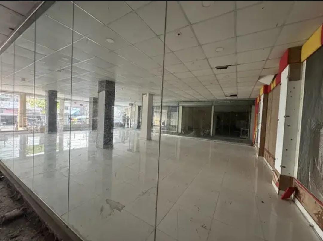 On Ground shop Available For Sale best location-shop for sale available in lahore