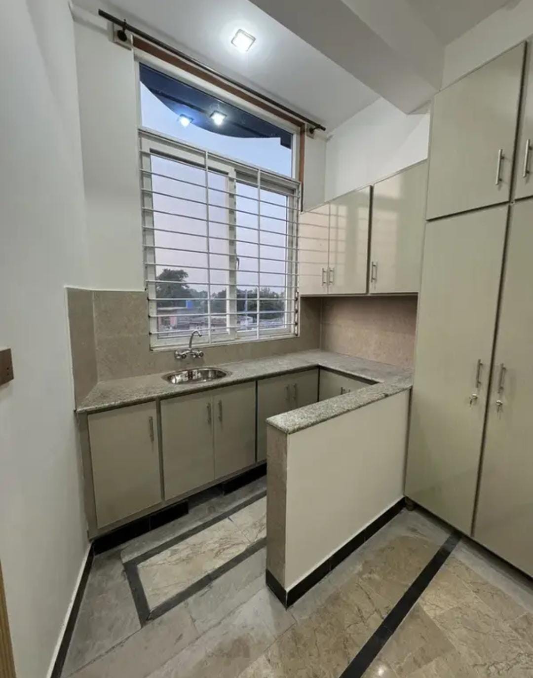 Appartment For Rent in 6th Road Rawalpindi