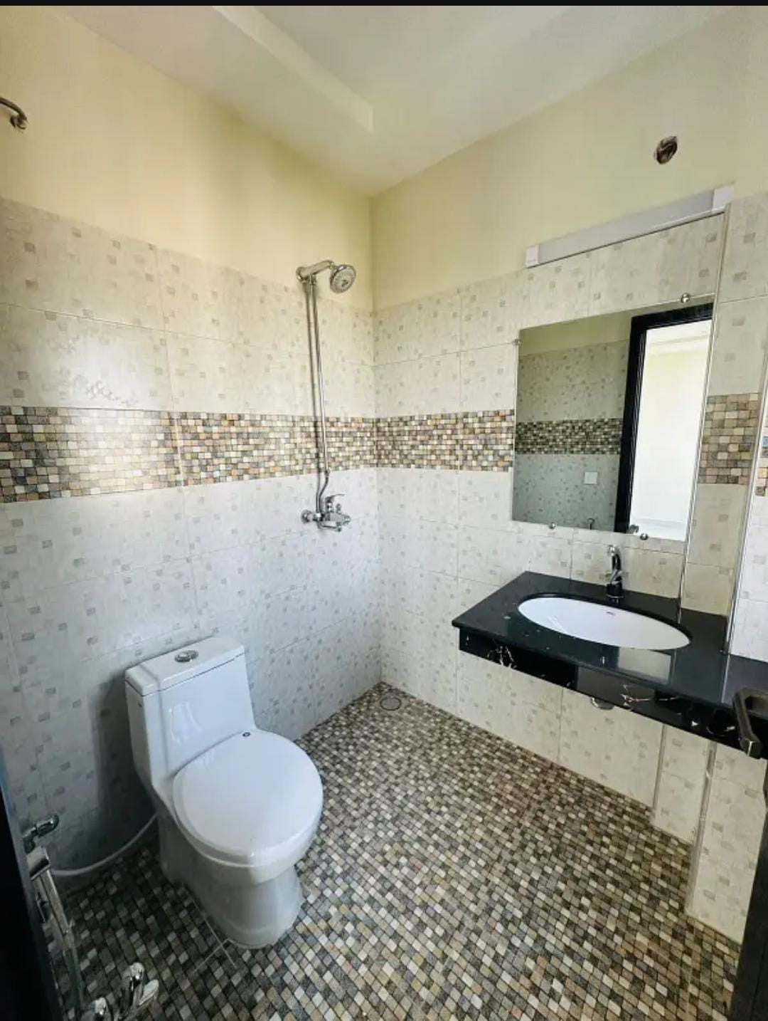 Appartment For Rent in Bahria Town Lahore