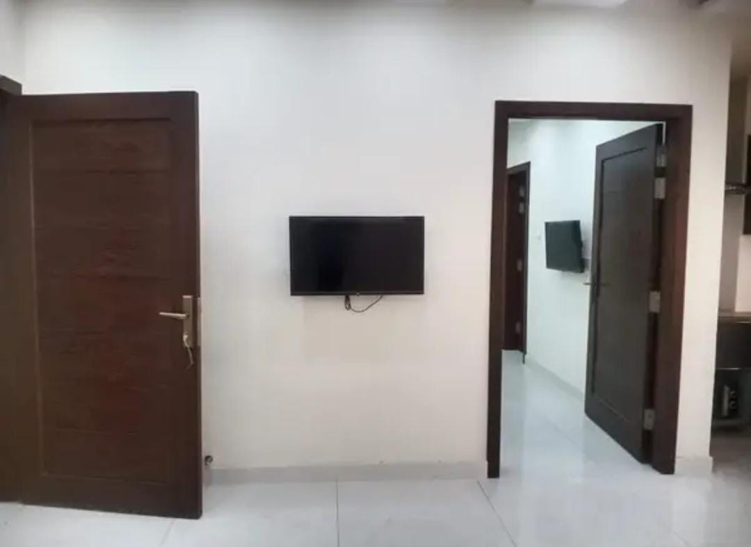 Flat For Rent in Gulberg Lahore