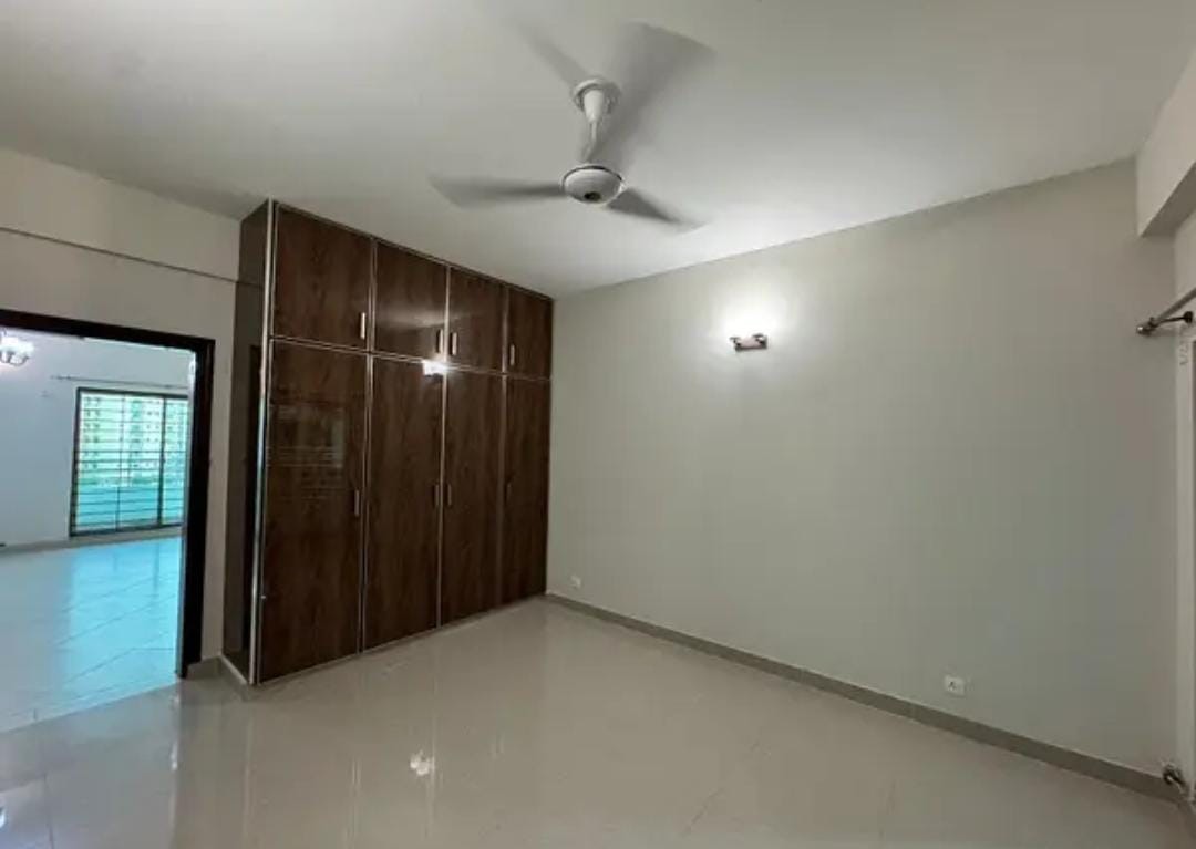 Flat For Rent in Askari-10 Lahore
