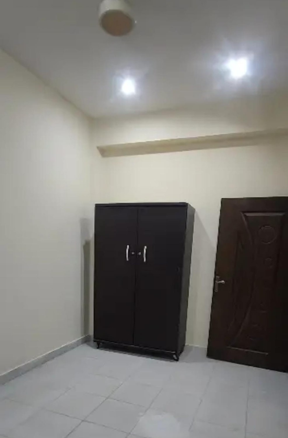 Flat For Rent in Johar Town Lahore