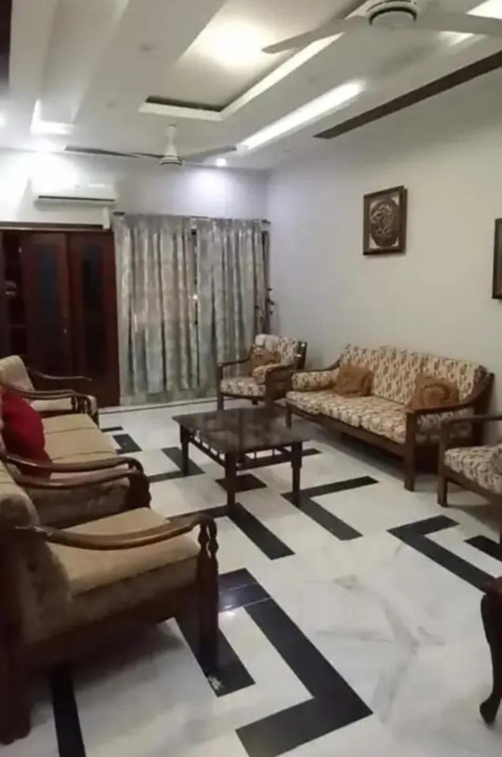 Flat For Rent in Civil Lines Karachi