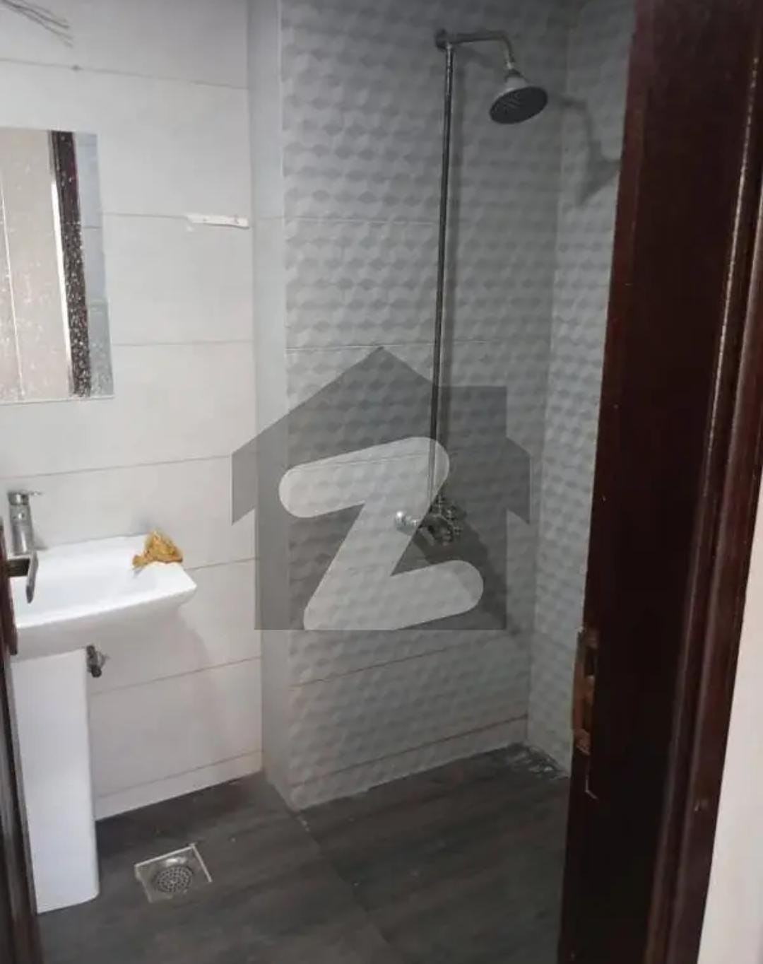 Flat For Rent in Tariq Road Karachi