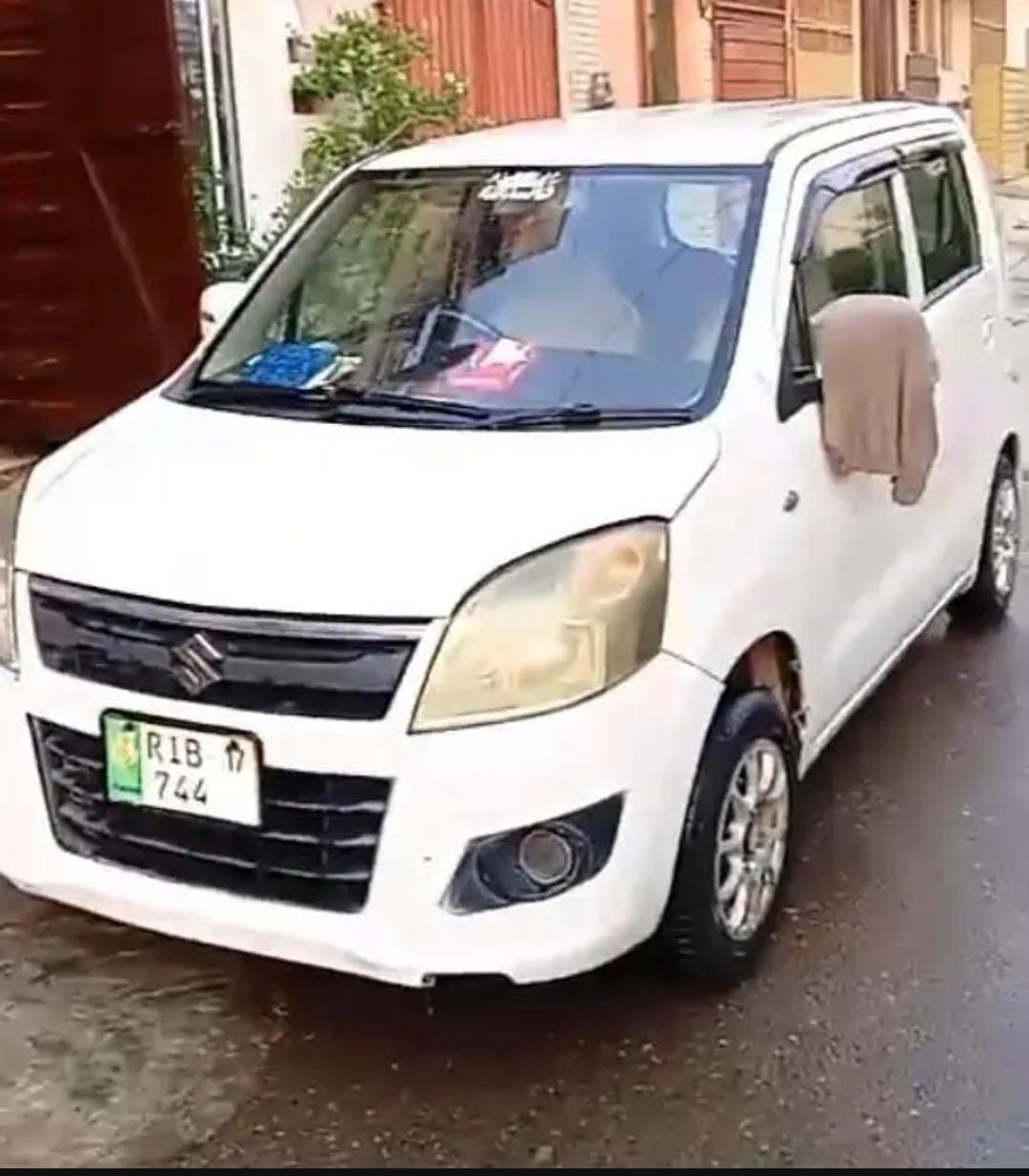 Car For rent in Wabda Town Lahore