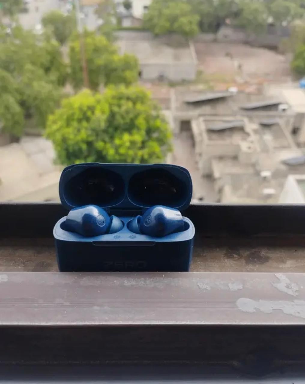 Zero aura airbuds for sale in lahore