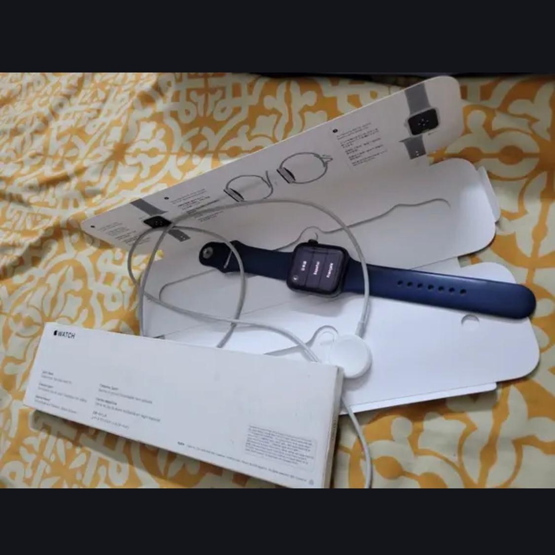 Apple watch SE 44mm iwatch for sale in islamabad