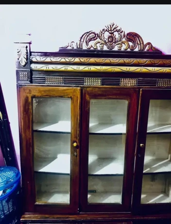 Show case for sale in G-7 islamabad