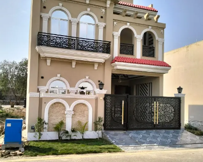 Prime Location 5 Marla House For sale In Lahore