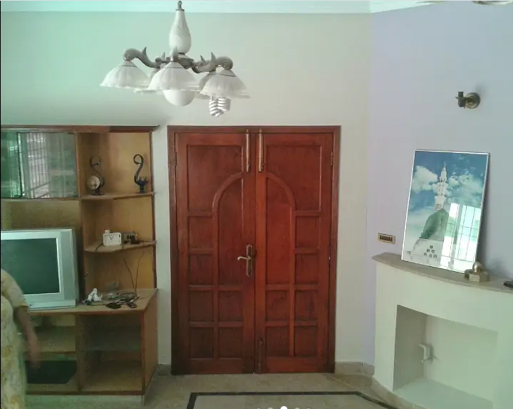 A Stunning House Is Up For Sale In Wapda Town Phase 1 - Block E2 Lahore