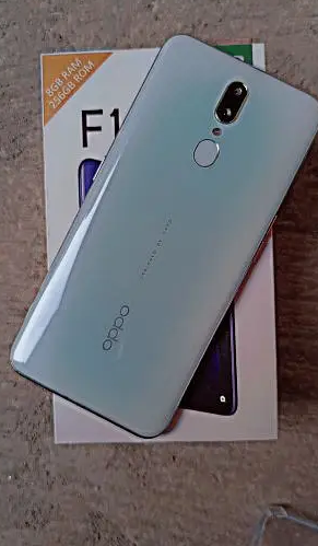 Oppo f11.8/256 with just box