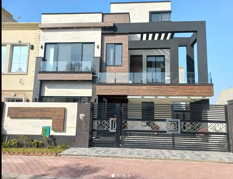 10 marla Brand new House for rent in Tulip Block Bahria town lahore