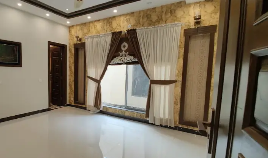 10 marla Brand new House for rent in Jasmine Block Bahria town Lahore