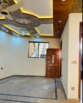 5 Marla One n Half story House for rent in Wakeel Colony