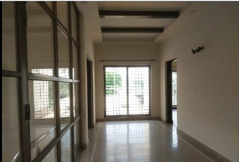 Prime Location 1 Kanal House Available For Rent in DHA Phase 5 Block D