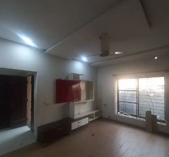 5 Marla Beautiful House For Rent in Bahria Town Lahore